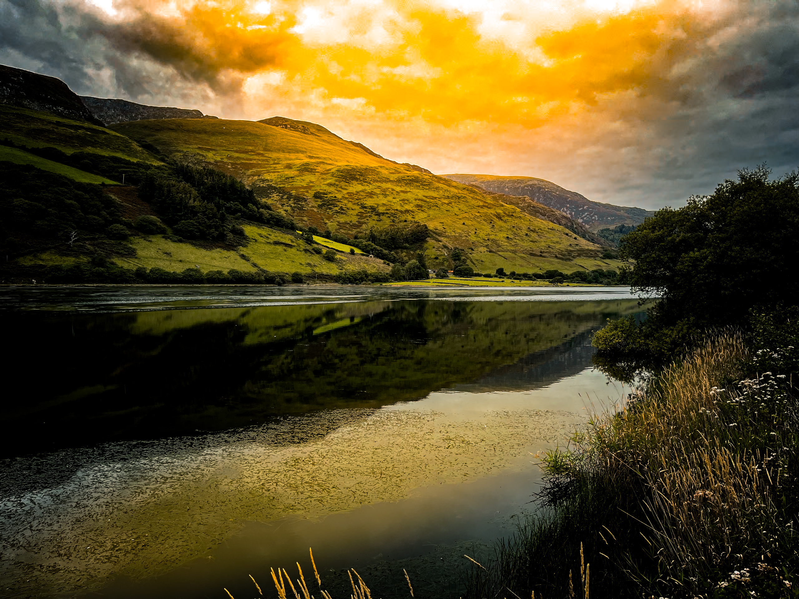 Penygader Lake High Sun